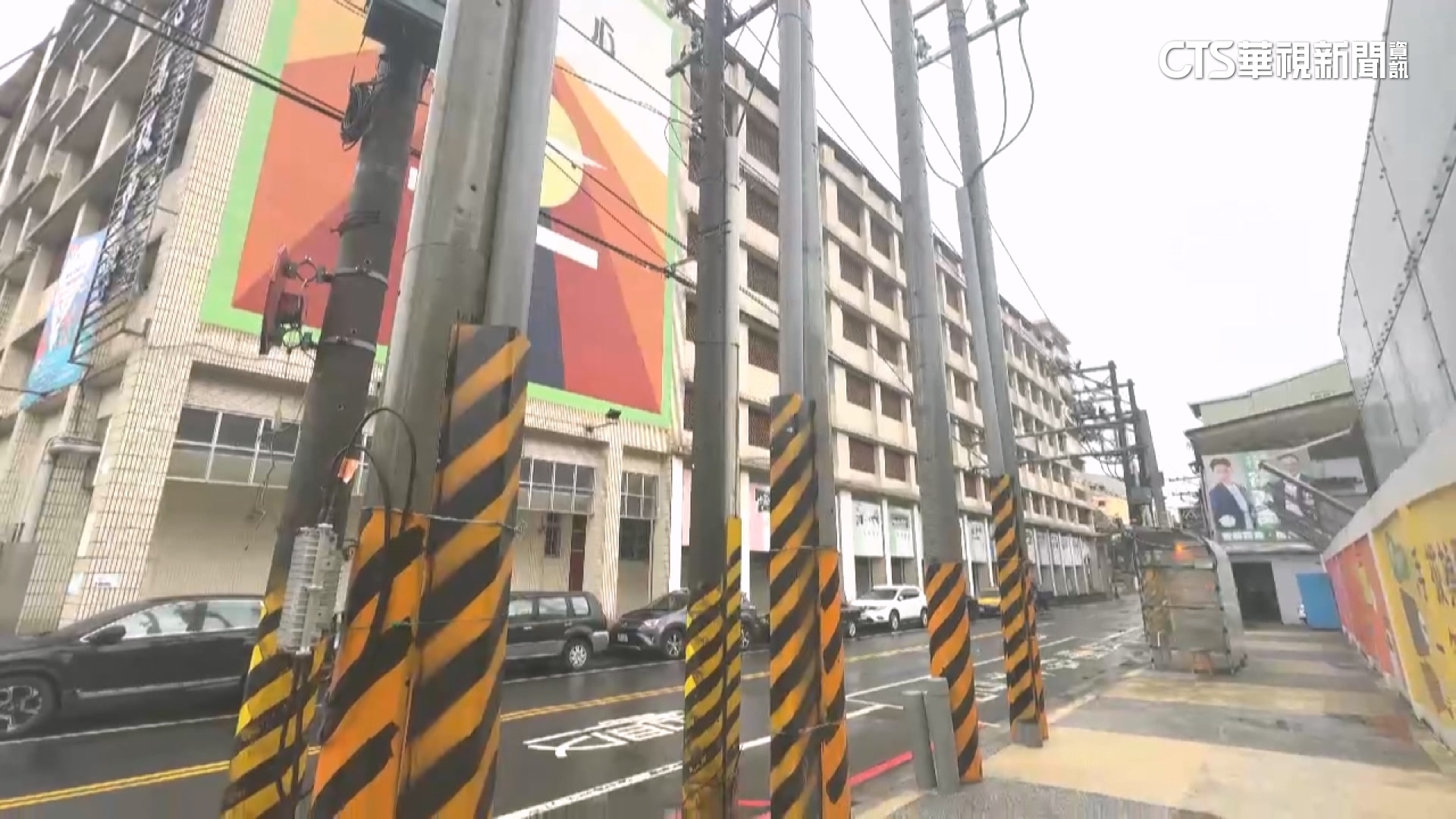 100公尺「逾20根」！　民怨電桿叢林擋交通　　市府：將遷移