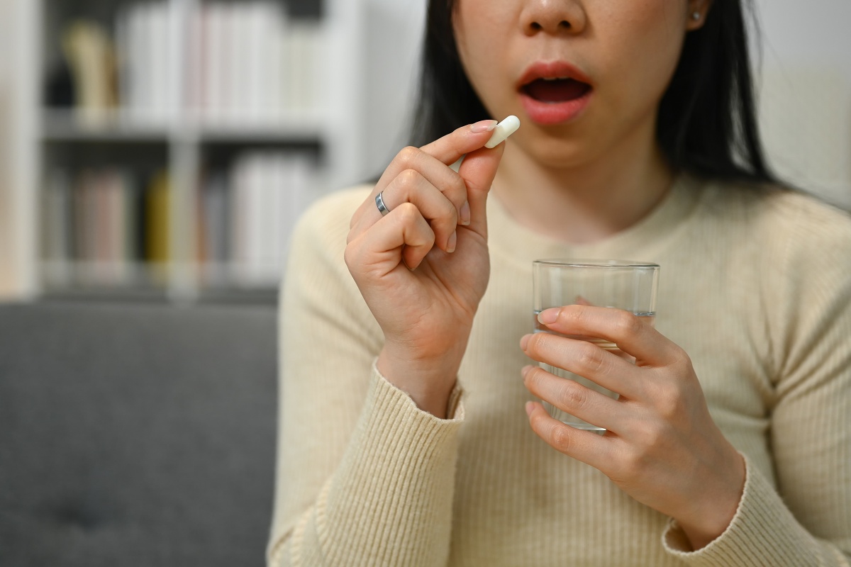 骨鬆藥「這樣吃」恐灼傷食道！藥師警告...