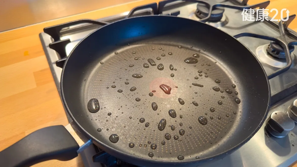 炒菜「一鍋到底」恐釋出毒物！不沾鍋煮...