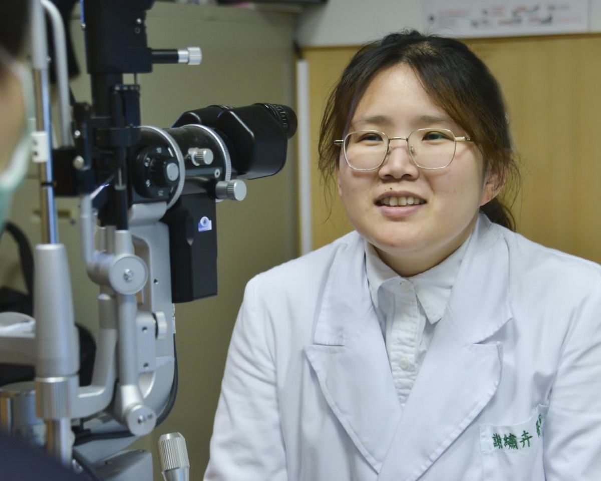 視力模糊不一定是老化　台北慈濟醫師警覺揪出腦部血管瘤