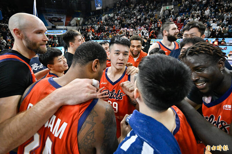 東超》領航猿今踢館琉球黃金國王拚4強...